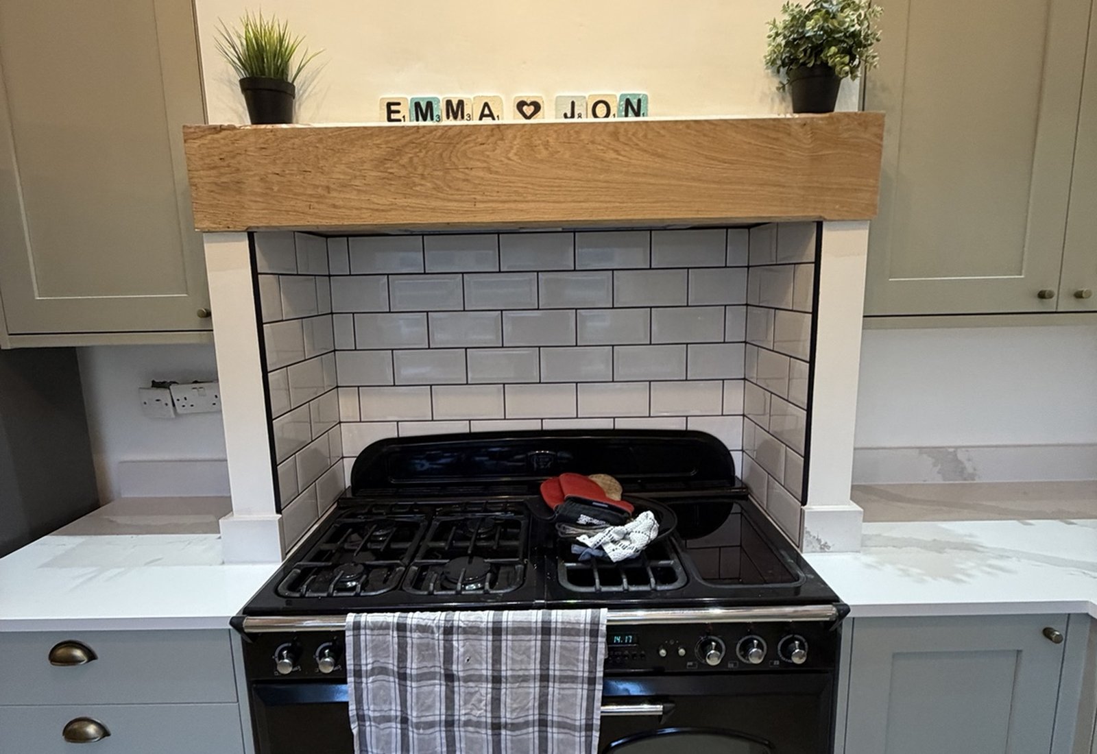 Custom extractor stack with feature oak beam
